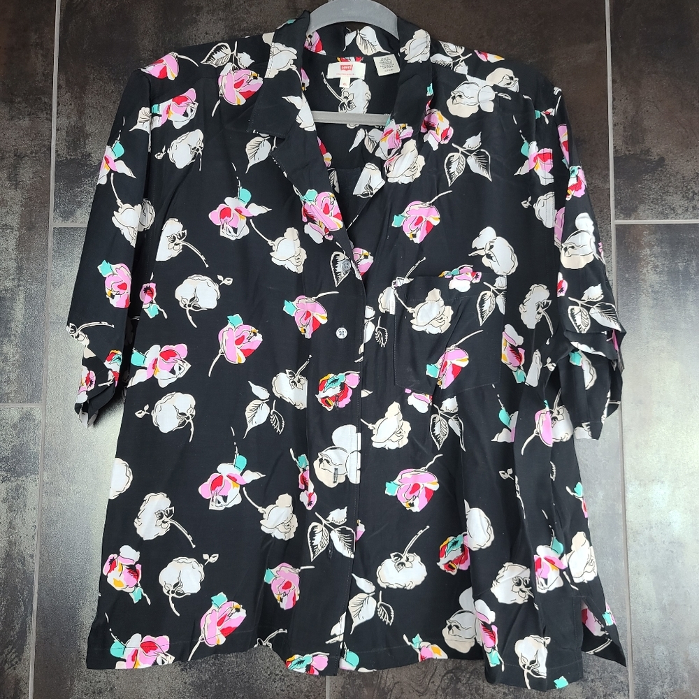 Levi's Black Floral Button Blouse XL
